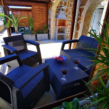 In Mit Privatem Grill By Interhome *